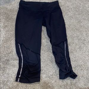 Lululemon size 2 capris